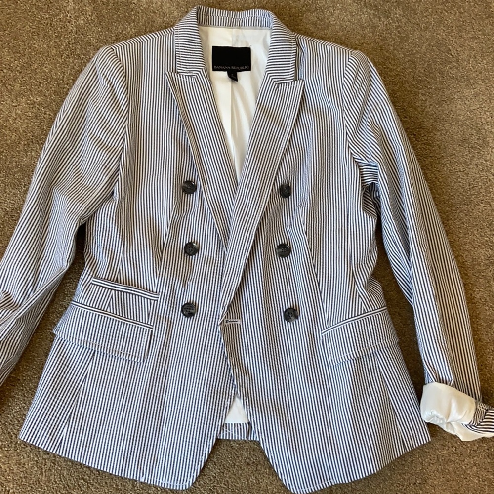 Banana Republic Sear-sucker Blazer!
